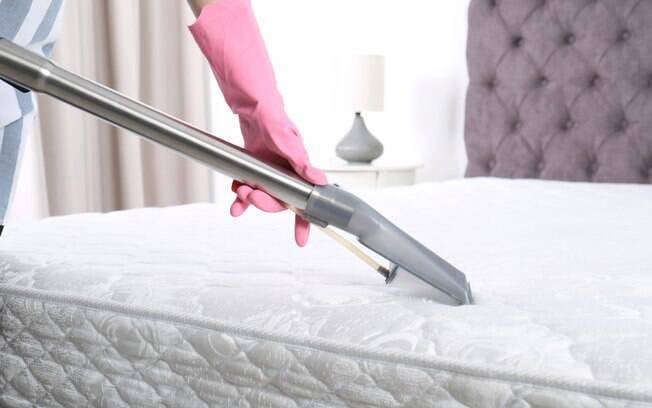 Serviços profissionais de limpeza e higienização de estofados, carpetes, cortinas, colchões e sofás